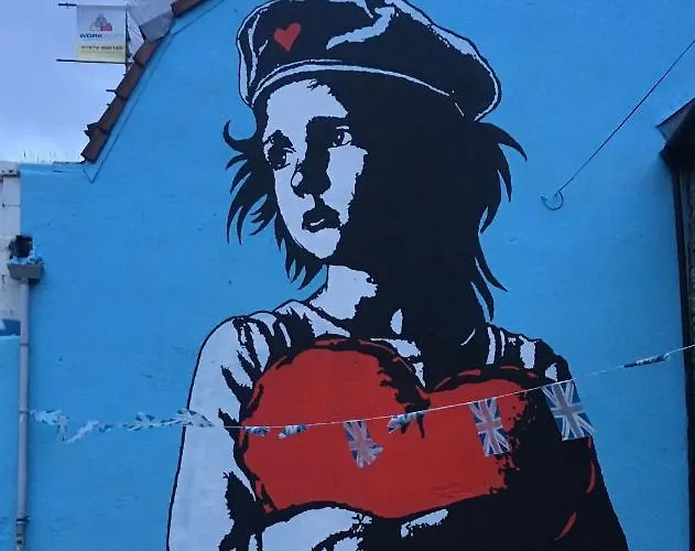 Gorgeous With Free Parking & Breakfast Near Centre & Midday Checkout