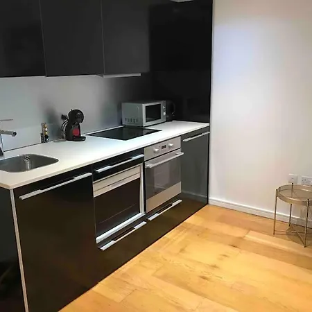 Gorgeous With Free Parking & Breakfast Near City Centre & Midday Checkout Appartement Bristol