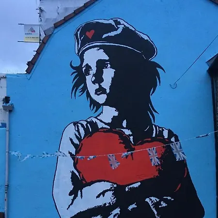 Gorgeous With Free Parking & Breakfast Near Centre & Midday Checkout